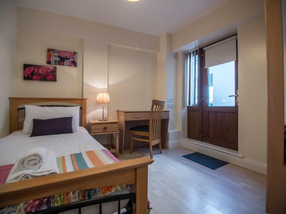 غالواي Donegan Court Aparthotel المظهر الخارجي الصورة